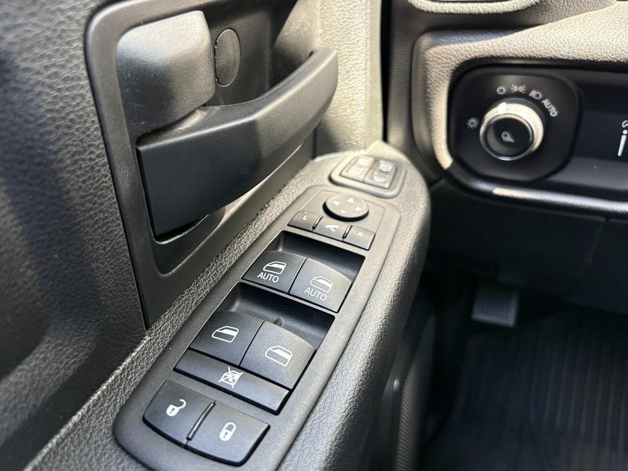 RAM 3500 Tradesman Crew Cab 4WD DRW 2024