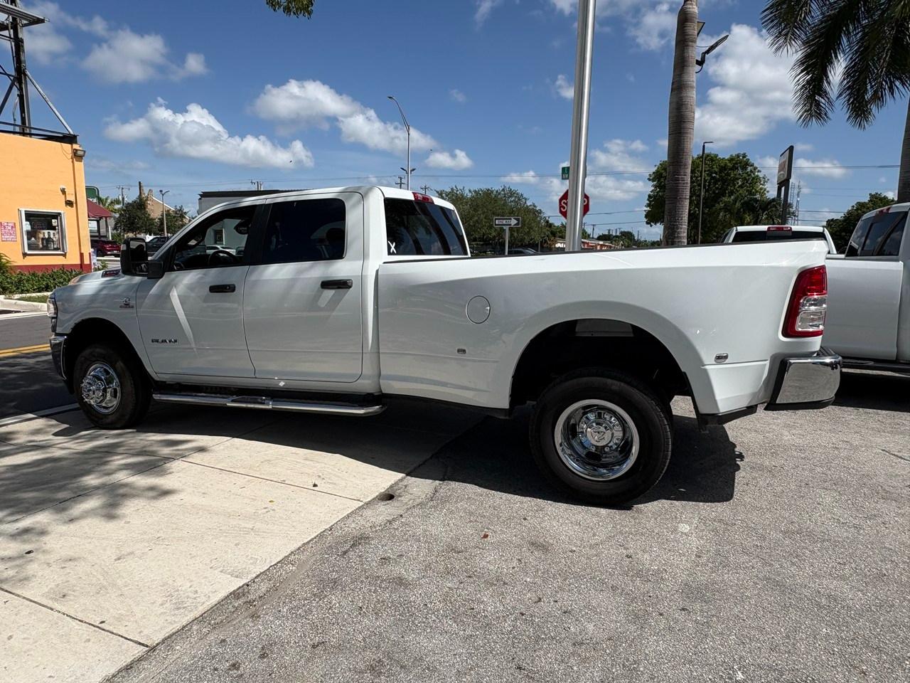 RAM 3500 Big Horn Crew Cab LWB 4WD DRW 2024