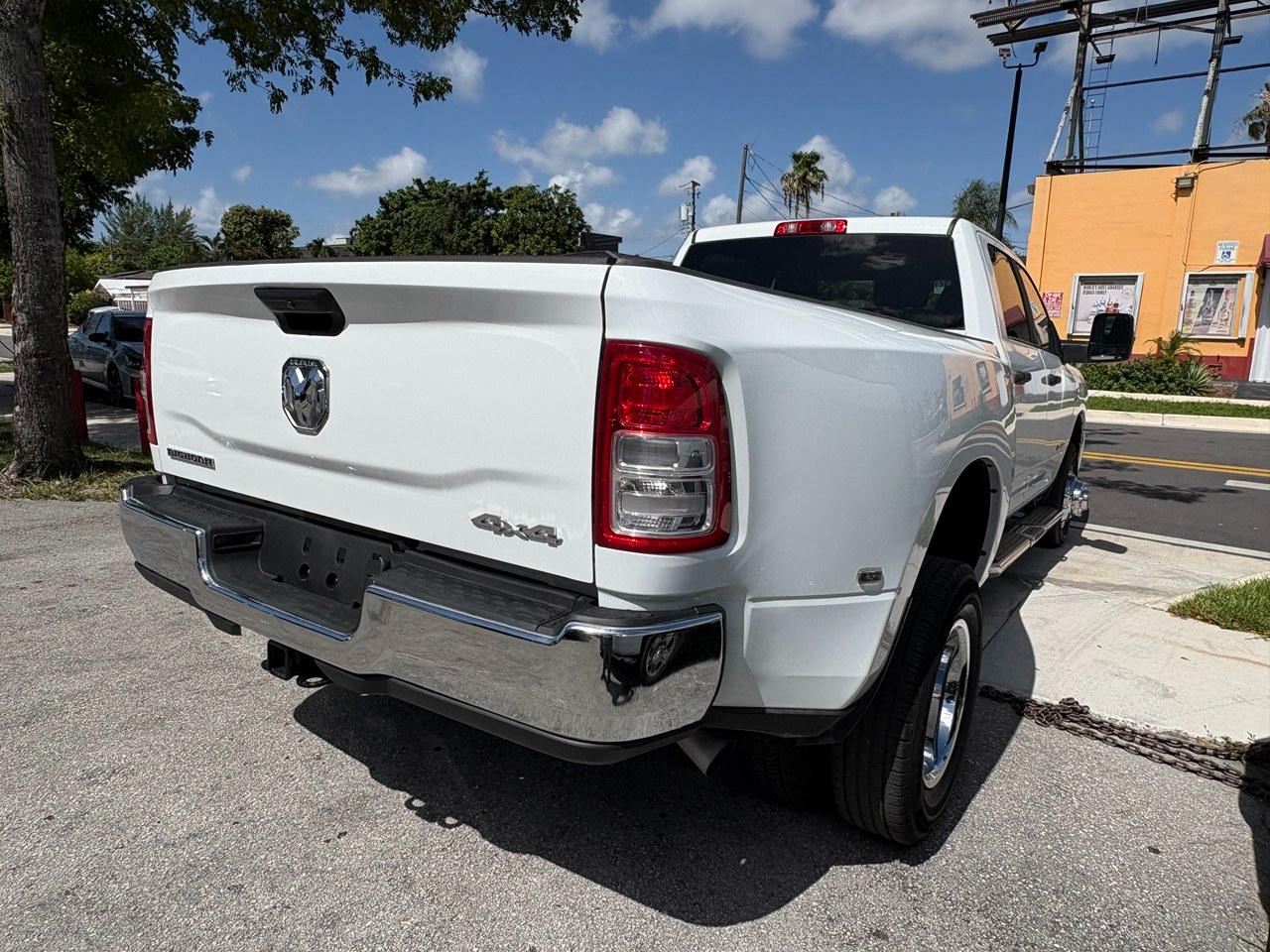 RAM 3500 Big Horn Crew Cab LWB 4WD DRW 2024