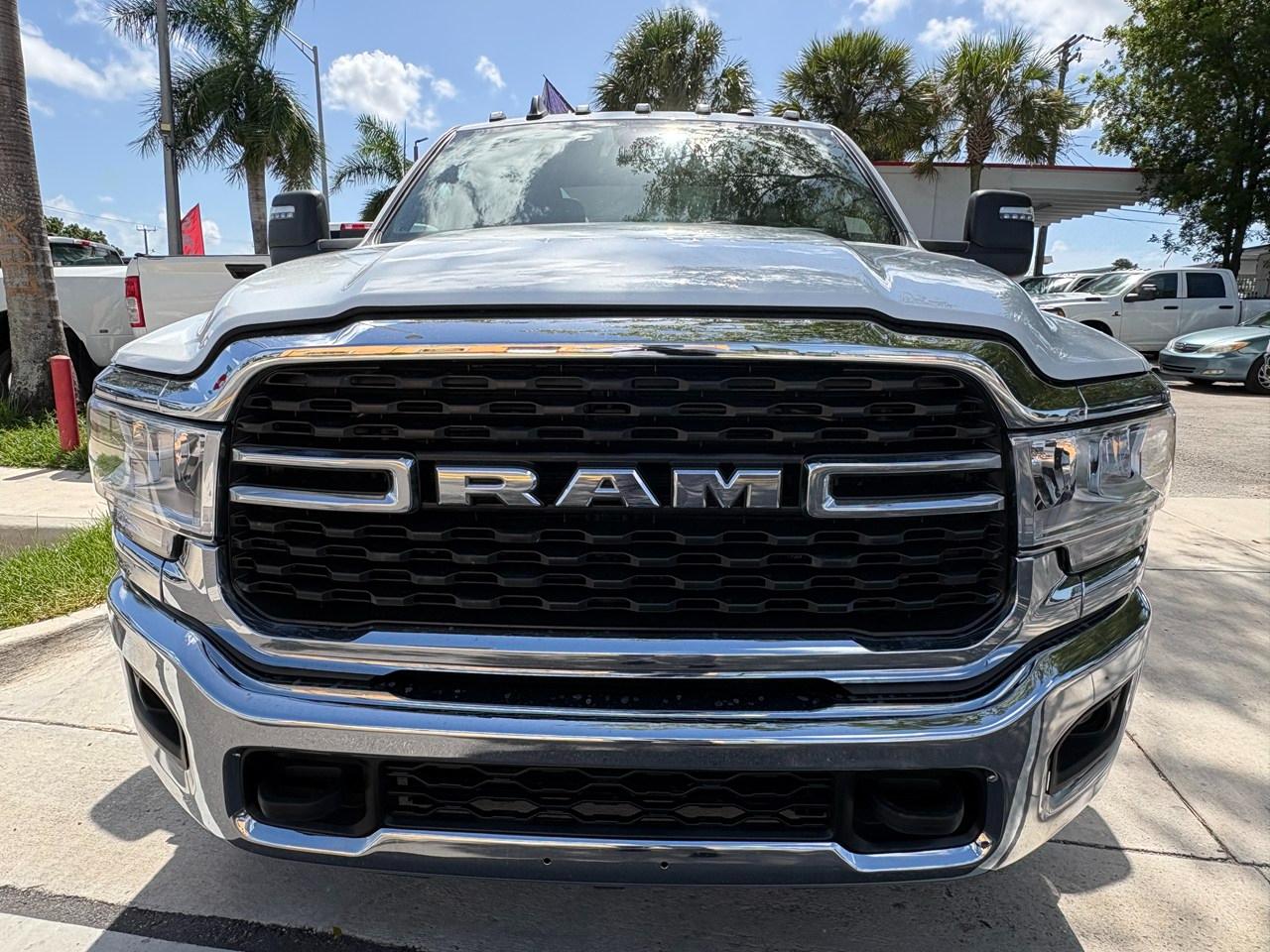 RAM 3500 Big Horn Crew Cab LWB 4WD DRW 2024