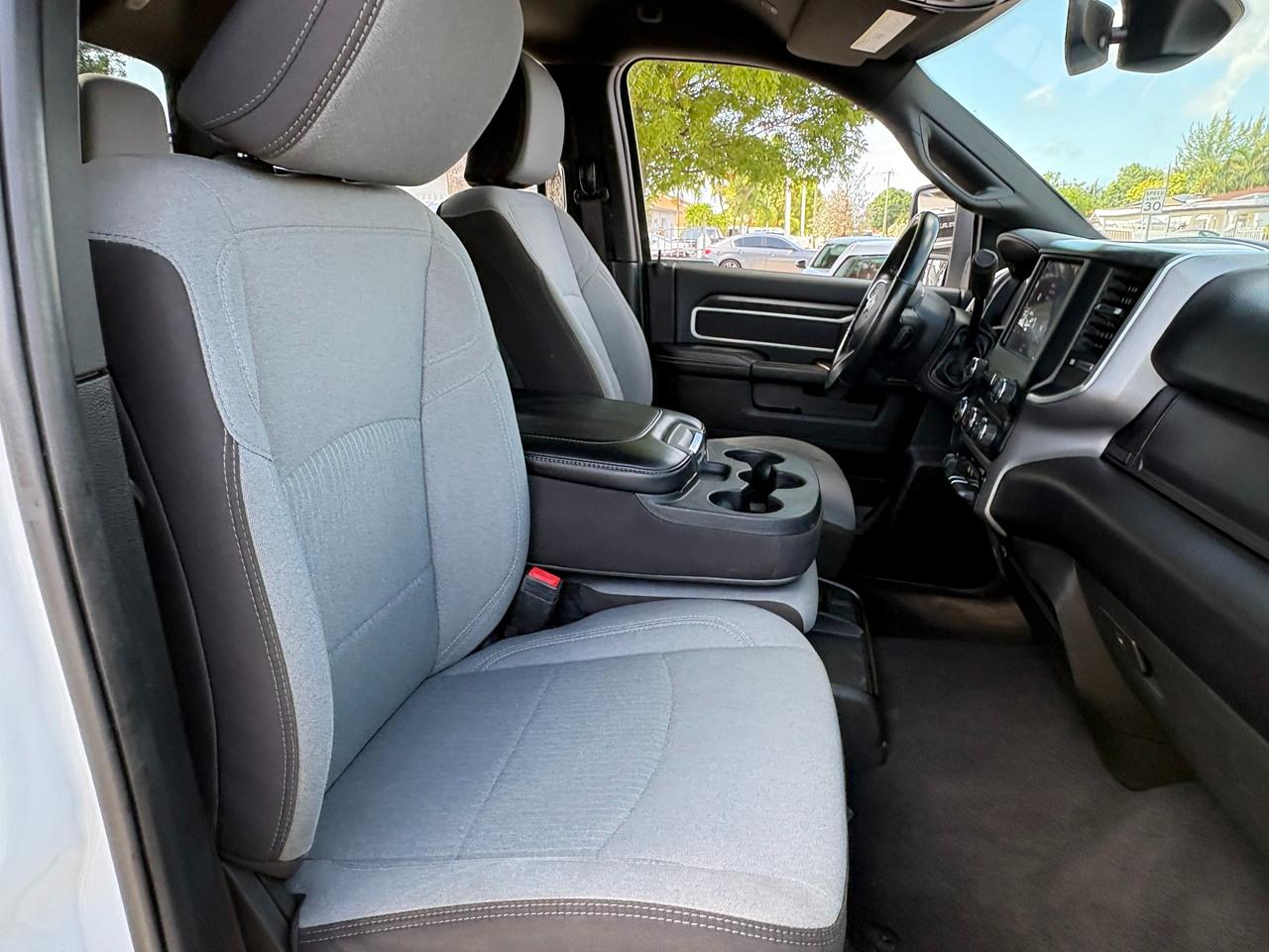 RAM 3500 Big Horn Crew Cab LWB 4WD DRW 2024