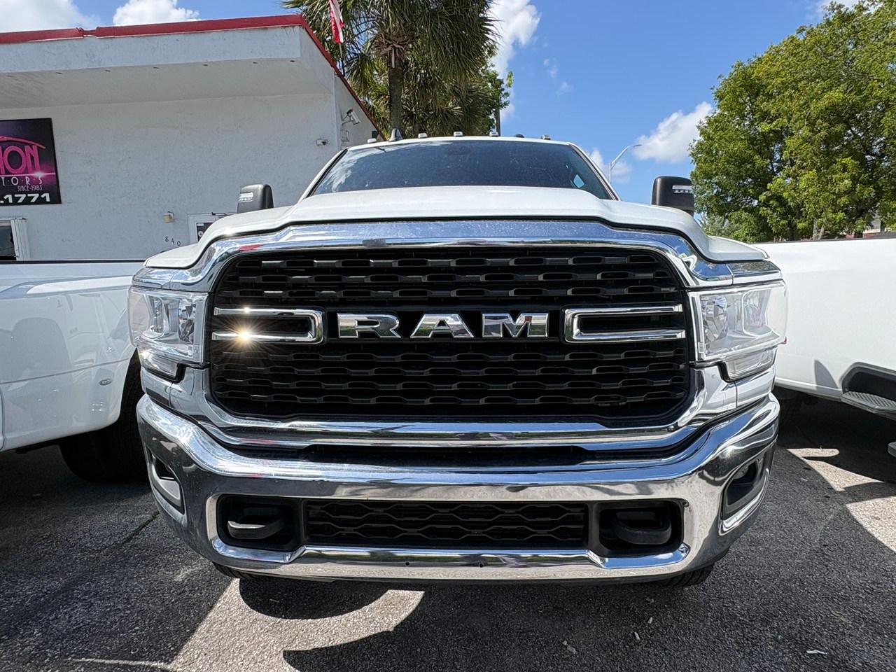 RAM 3500 Big Horn Crew Cab LWB 4WD DRW 2024
