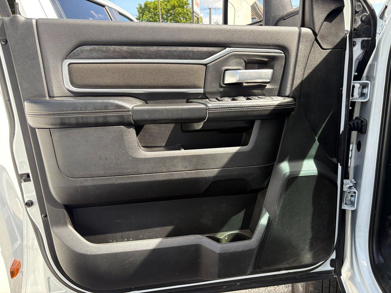 RAM 3500 Big Horn Crew Cab LWB 4WD DRW 2024