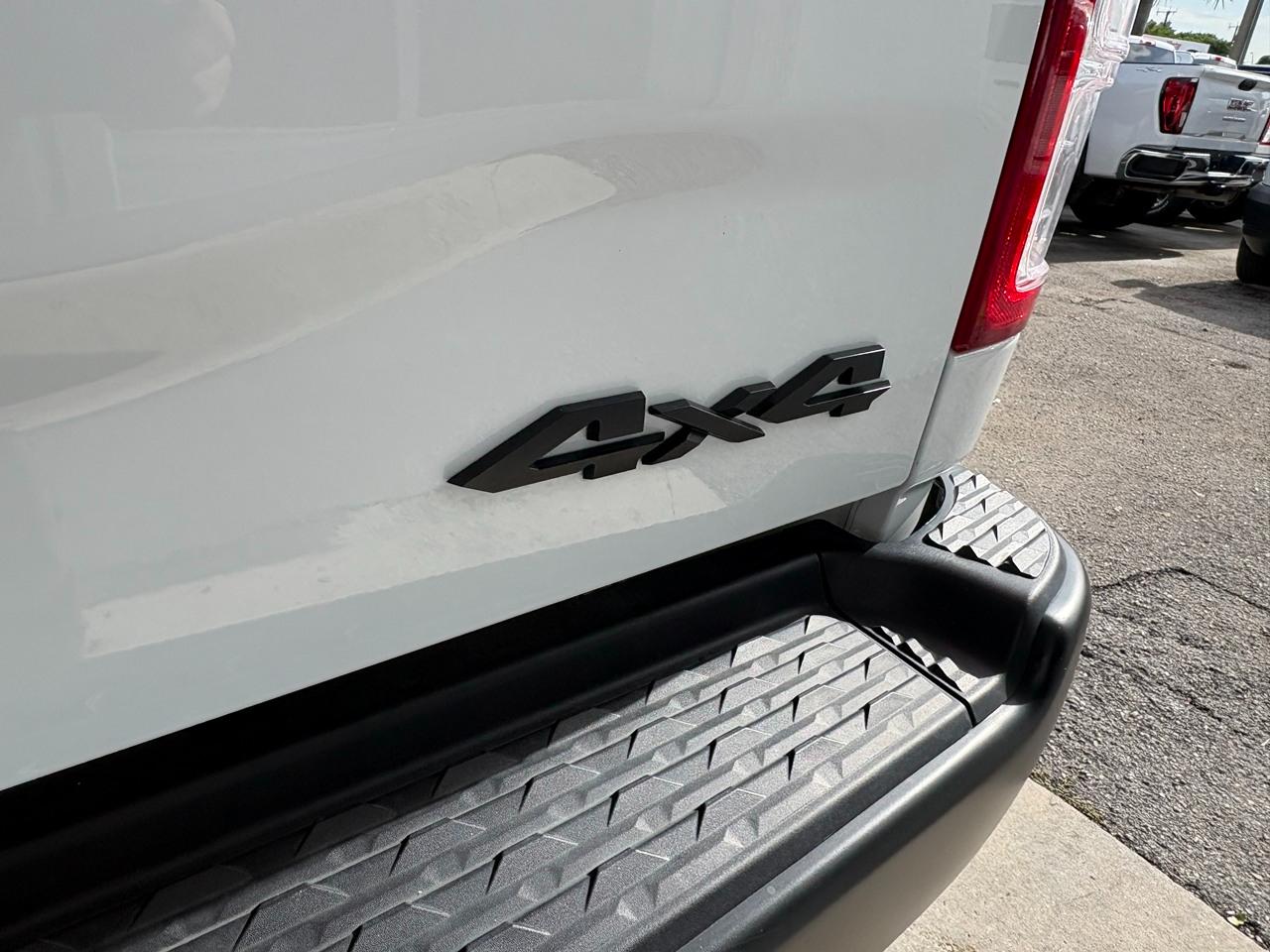 RAM 3500 Tradesman Crew Cab 4WD DRW 2024