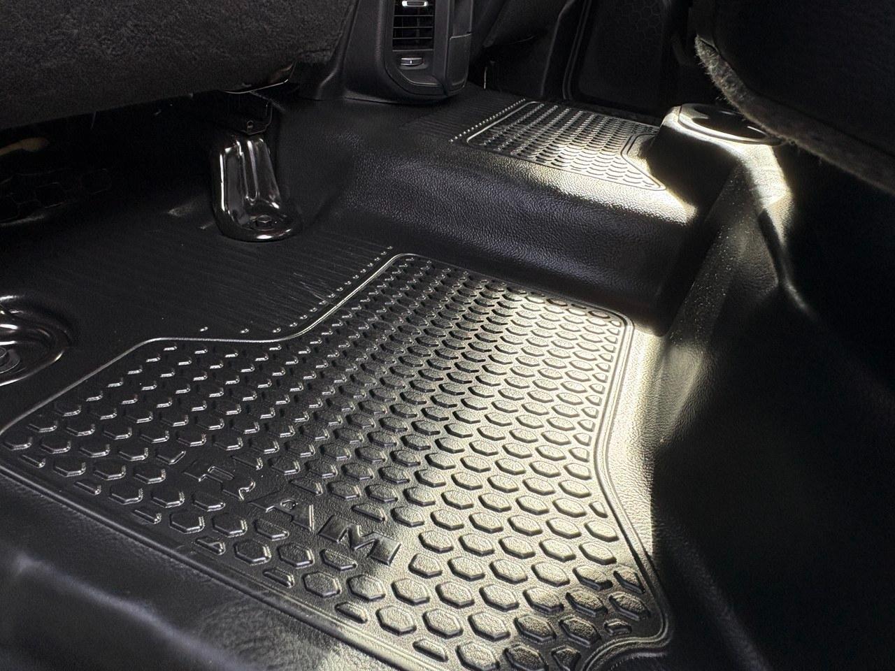 RAM 3500 Tradesman Crew Cab 4WD DRW 2024
