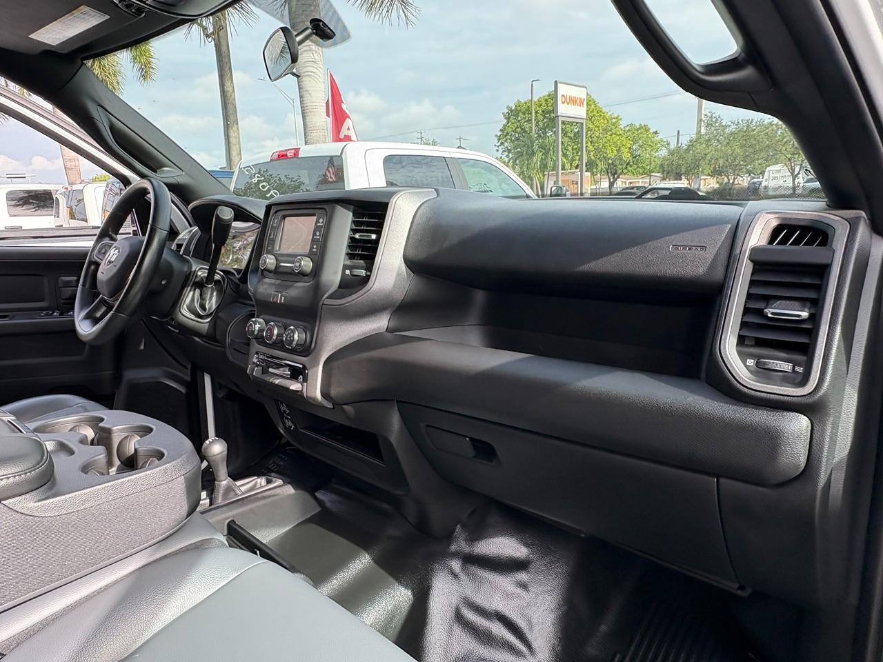 RAM 3500 Tradesman Crew Cab 4WD DRW 2024
