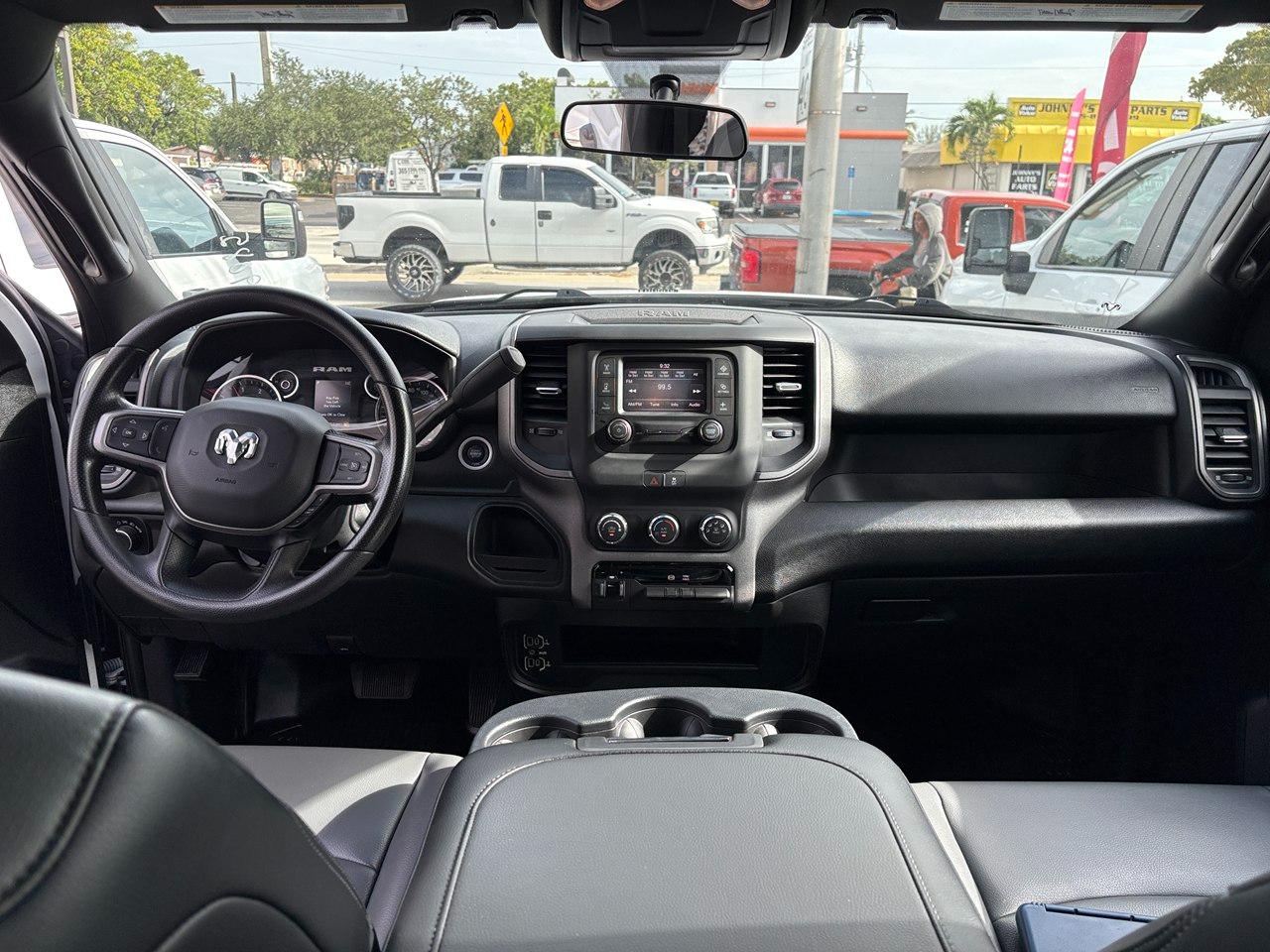 RAM 3500 Tradesman Crew Cab 4WD DRW 2024