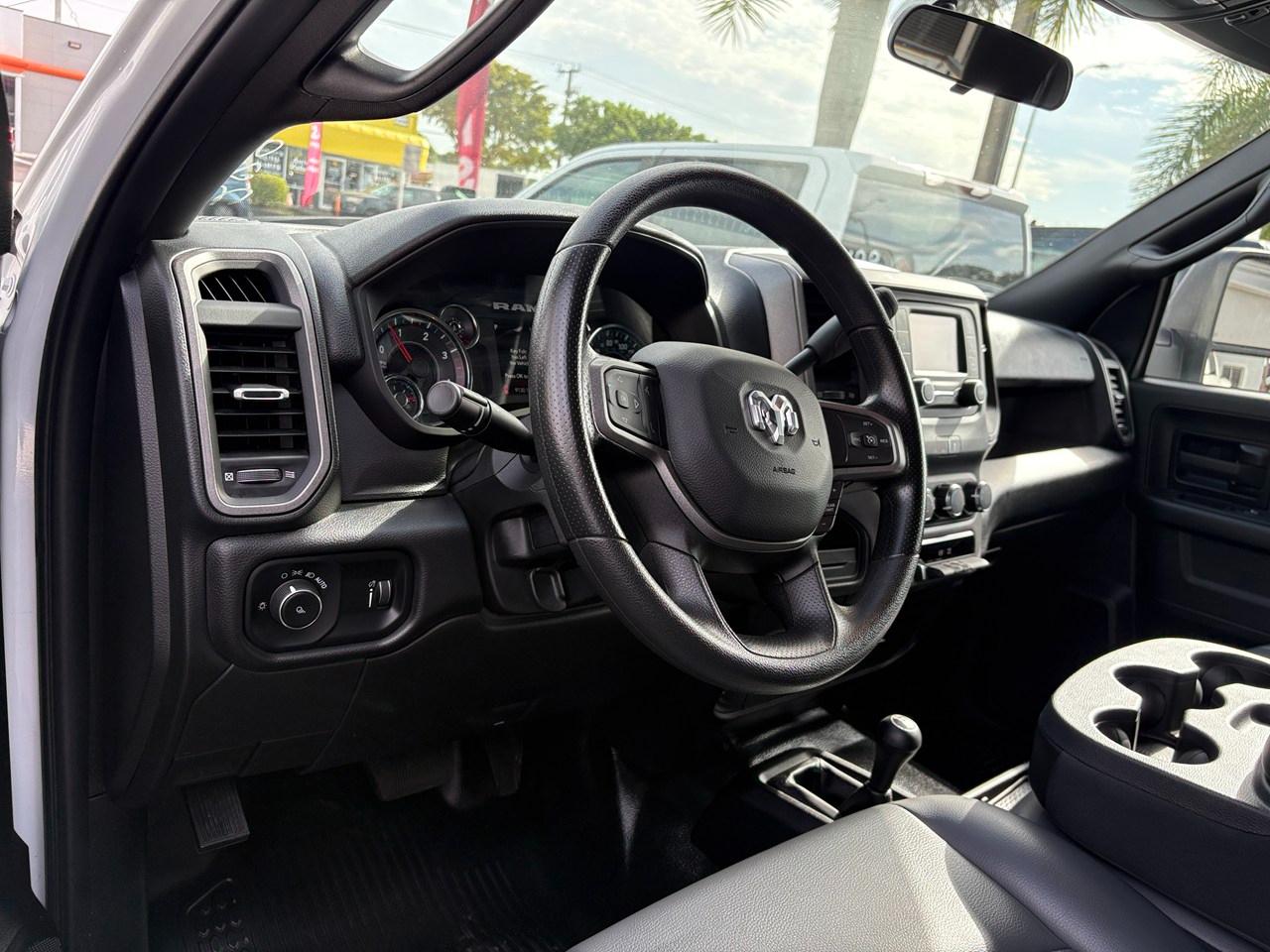 RAM 3500 Tradesman Crew Cab 4WD DRW 2024