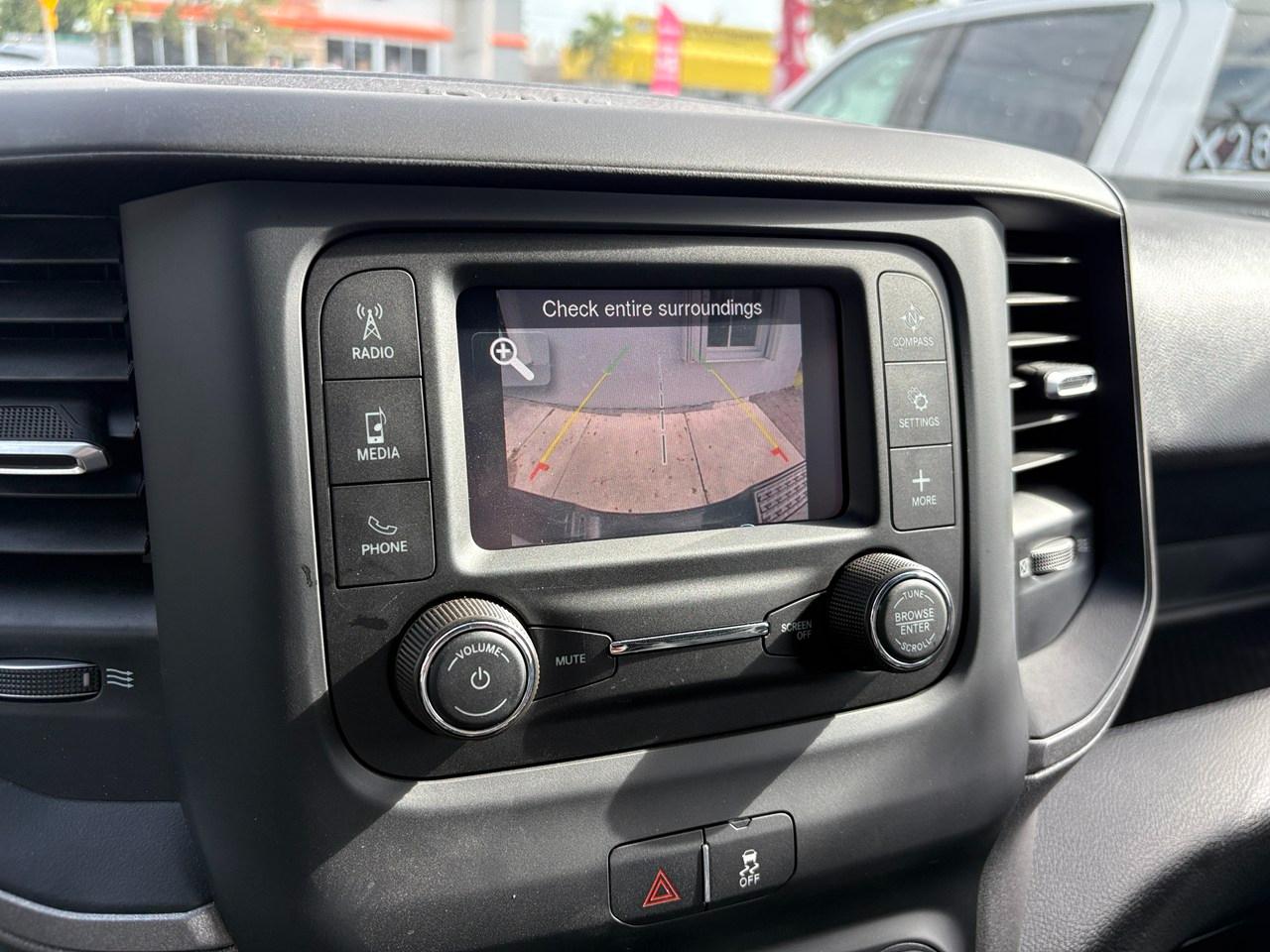 RAM 3500 Tradesman Crew Cab 4WD DRW 2024