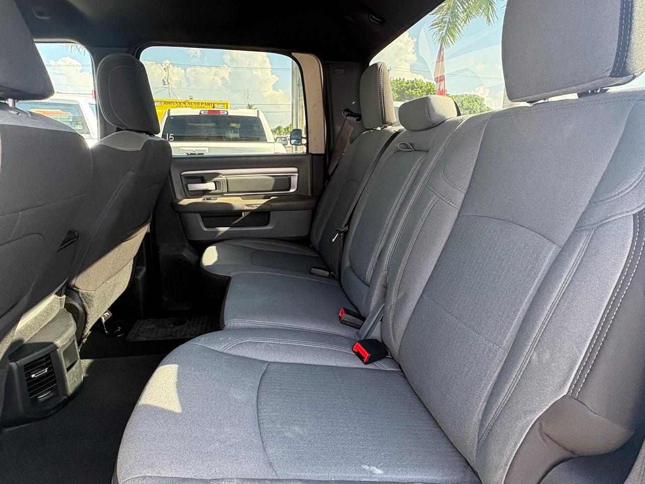 RAM 3500 Big Horn Crew Cab LWB 4WD DRW 2024