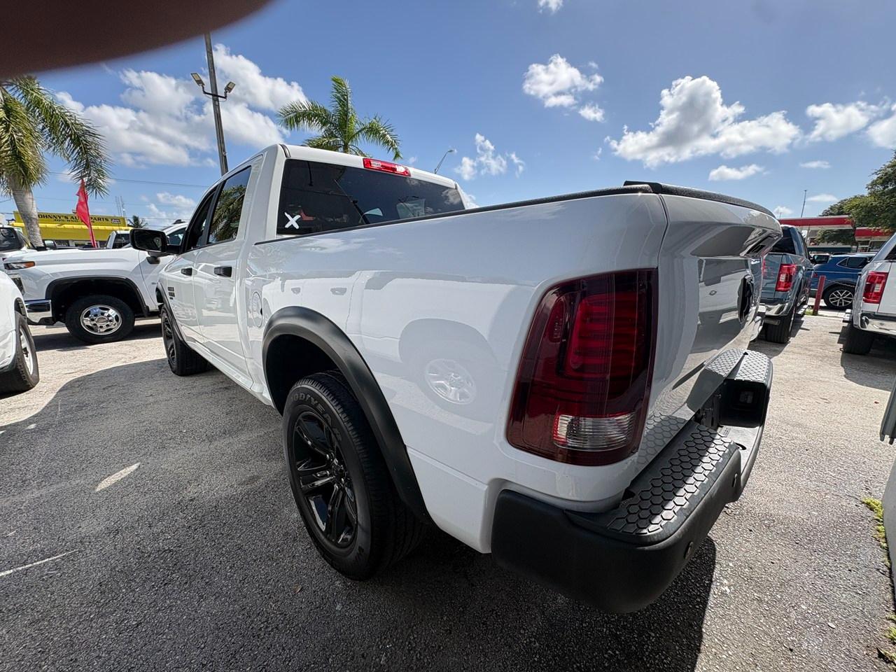 RAM 1500 Classic Tradesman Crew Cab SWB 2WD 2024