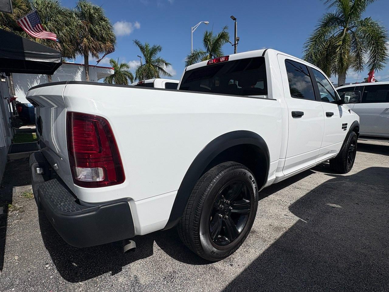 RAM 1500 Classic Tradesman Crew Cab SWB 2WD 2024