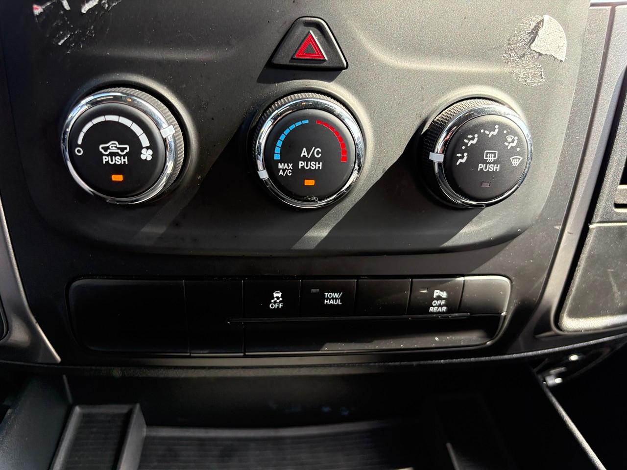 RAM 1500 Classic Tradesman Crew Cab SWB 2WD 2024