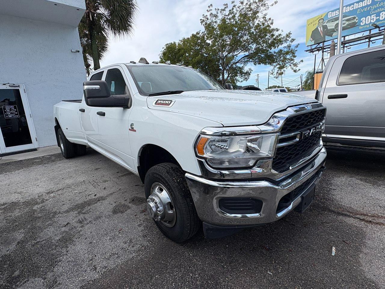 RAM 3500 Tradesman Crew Cab 4WD DRW 2024