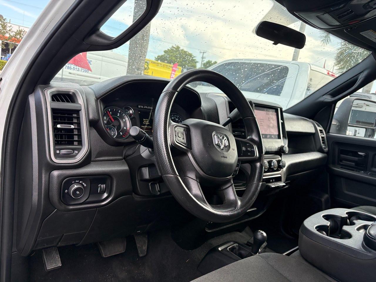 RAM 3500 Tradesman Crew Cab 4WD DRW 2024