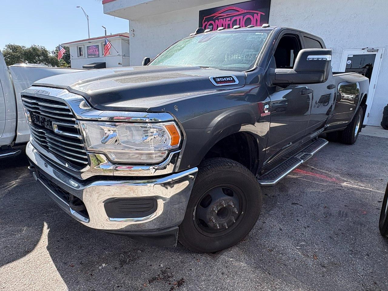 RAM 3500 Tradesman Crew Cab 4WD DRW 2024