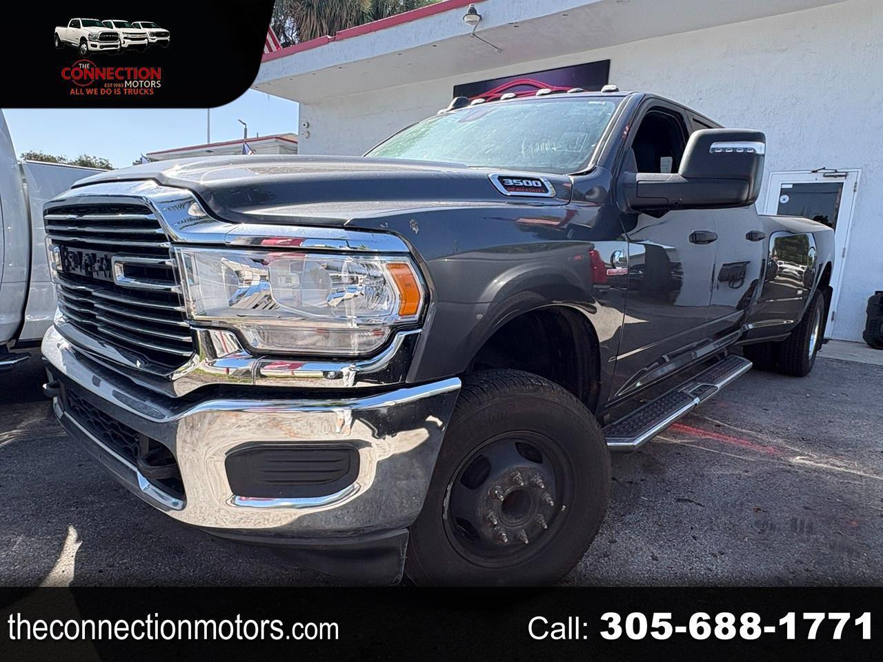 RAM 3500 Tradesman Crew Cab 4WD DRW 2024