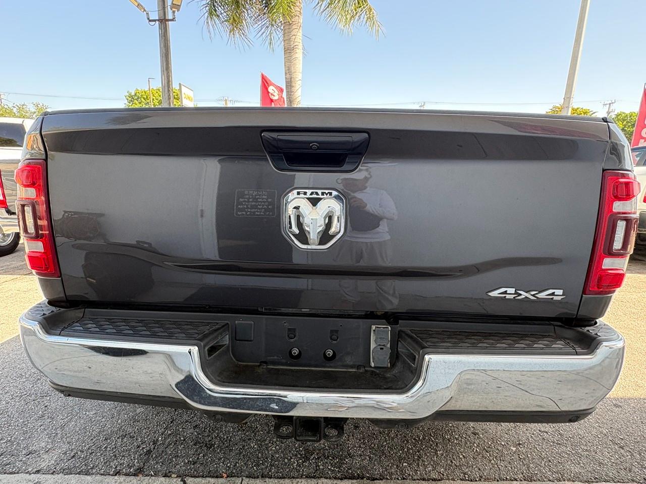 RAM 3500 Tradesman Crew Cab 4WD DRW 2024