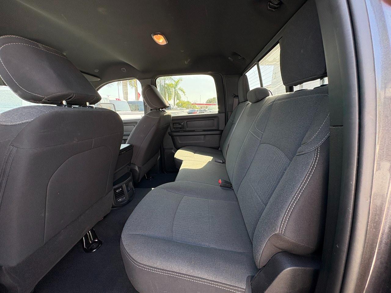 RAM 3500 Tradesman Crew Cab 4WD DRW 2024