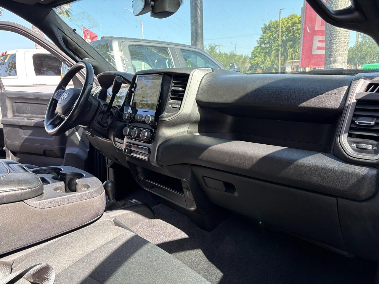 RAM 3500 Tradesman Crew Cab 4WD DRW 2024