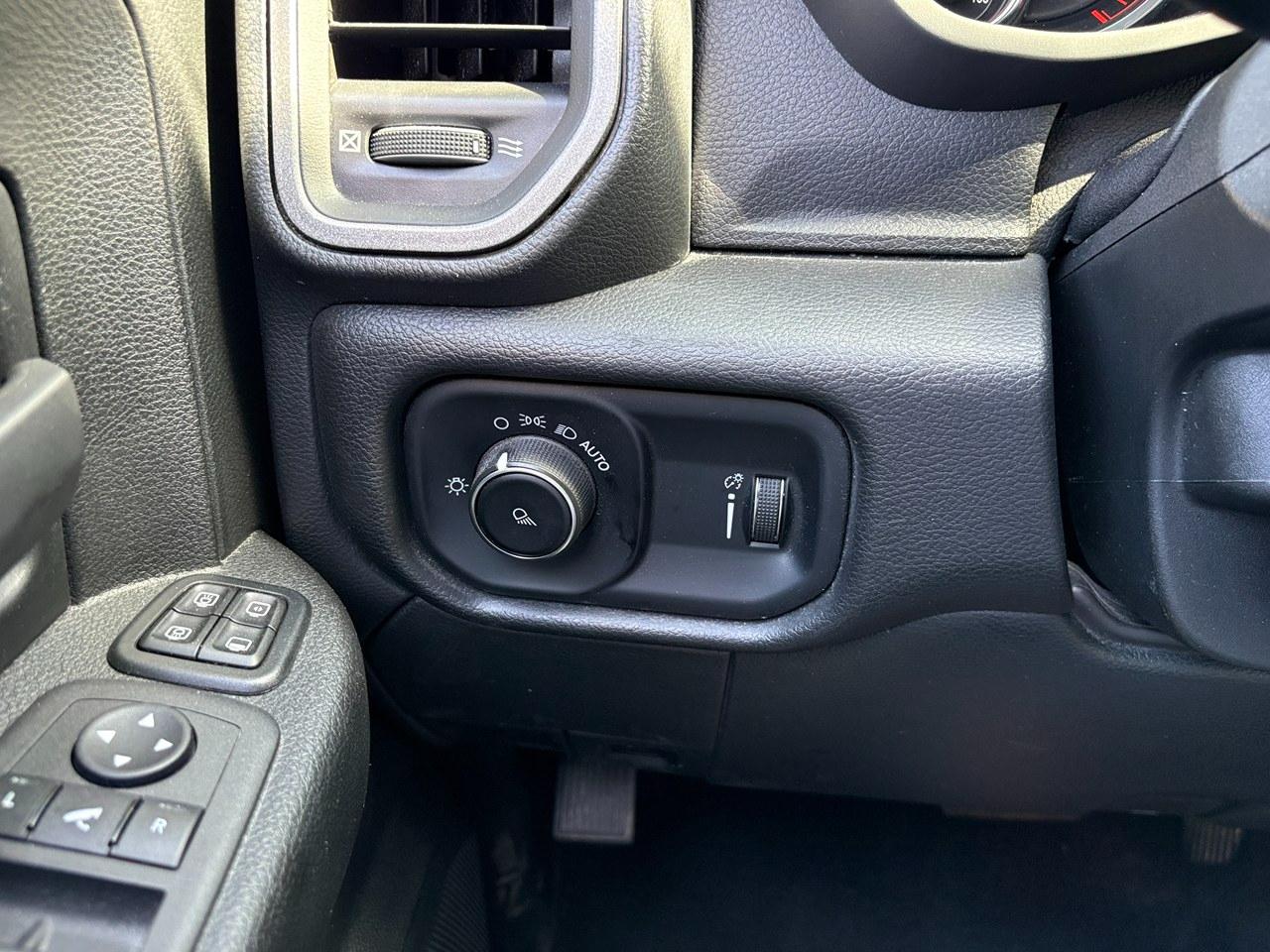 RAM 3500 Tradesman Crew Cab 4WD DRW 2024