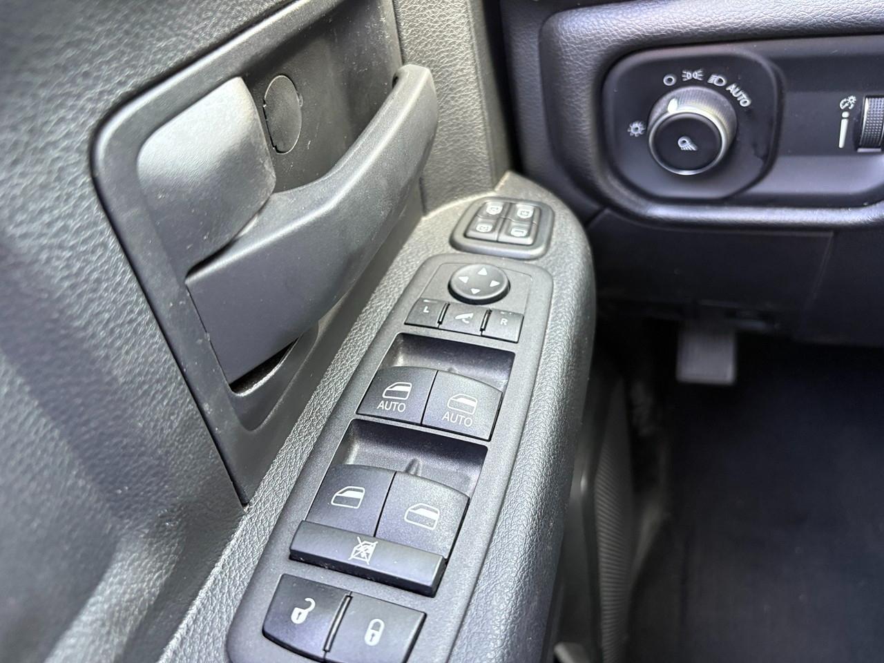 RAM 3500 Tradesman Crew Cab 4WD DRW 2024