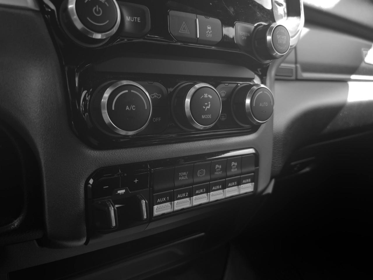 RAM 3500 Big Horn Crew Cab LWB 4WD DRW 2023