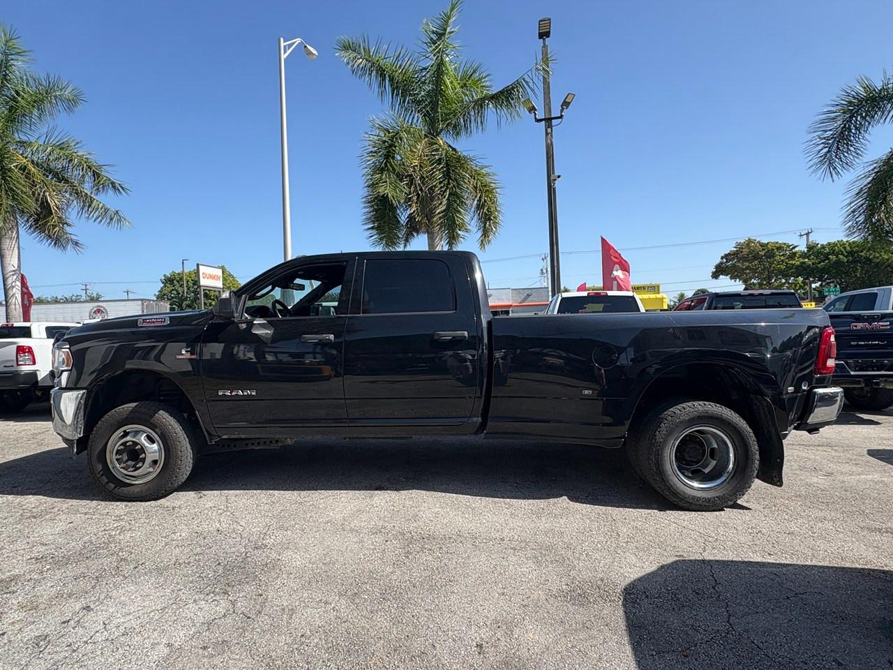RAM 3500 Tradesman Crew Cab 4WD DRW 2024
