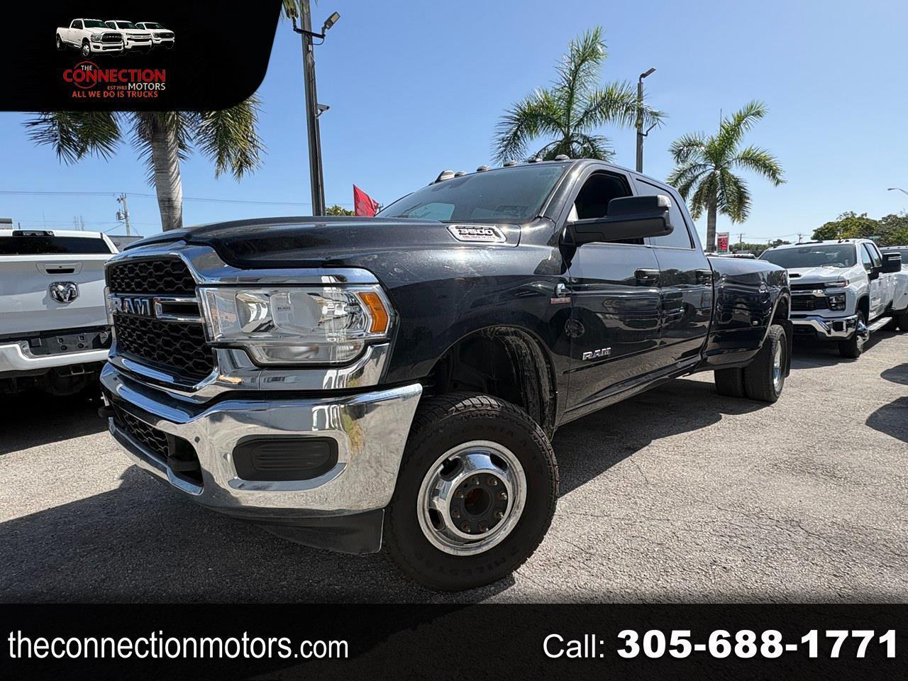 RAM 3500 Tradesman Crew Cab 4WD DRW 2022
