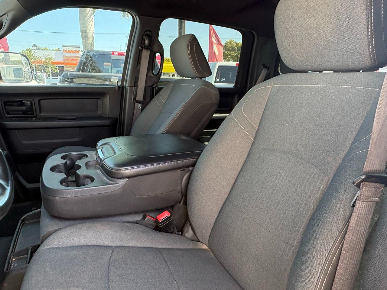 RAM 3500 Tradesman Crew Cab 4WD DRW 2022