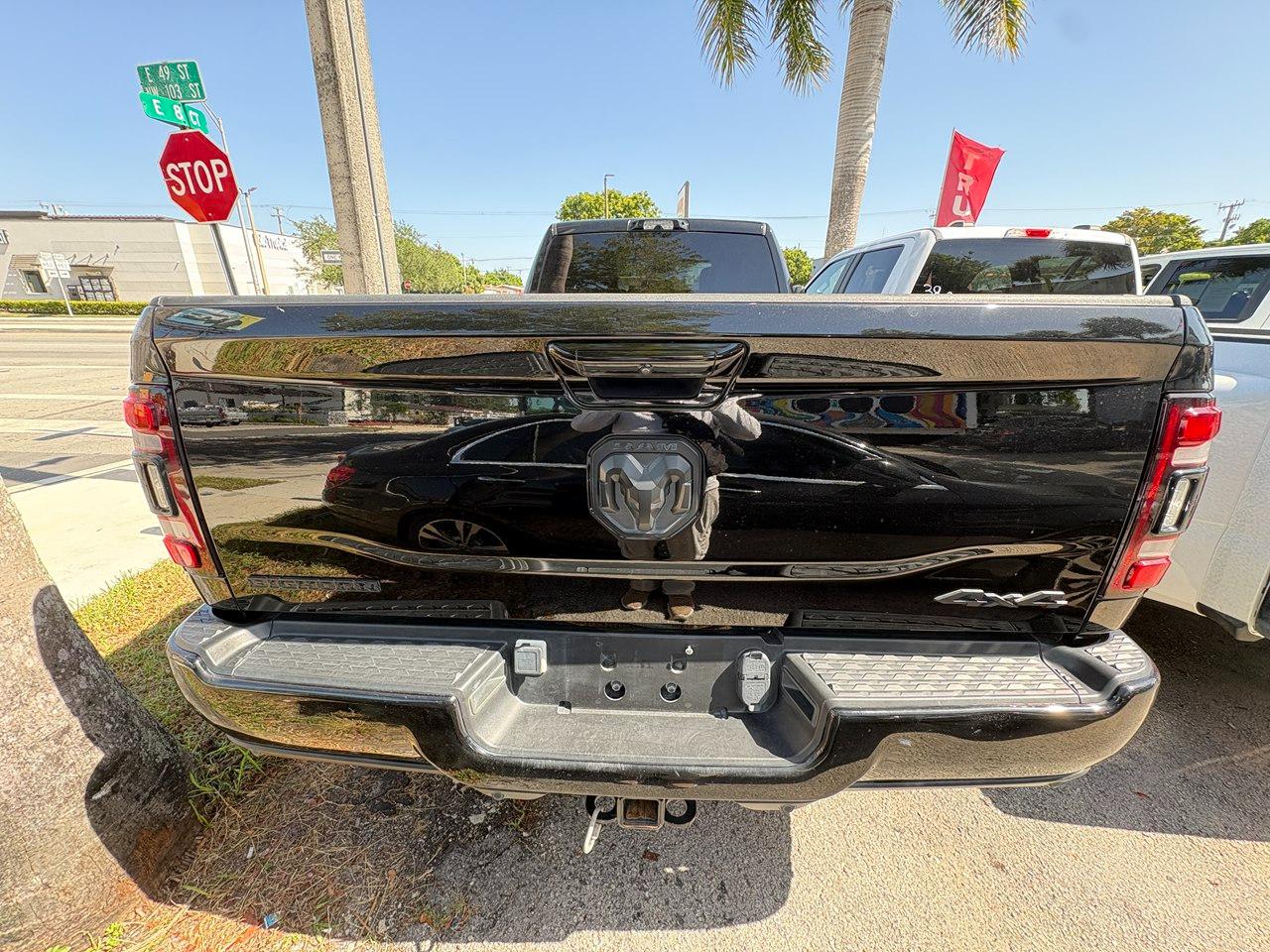 RAM 3500 Big Horn Crew Cab LWB 4WD DRW 2024