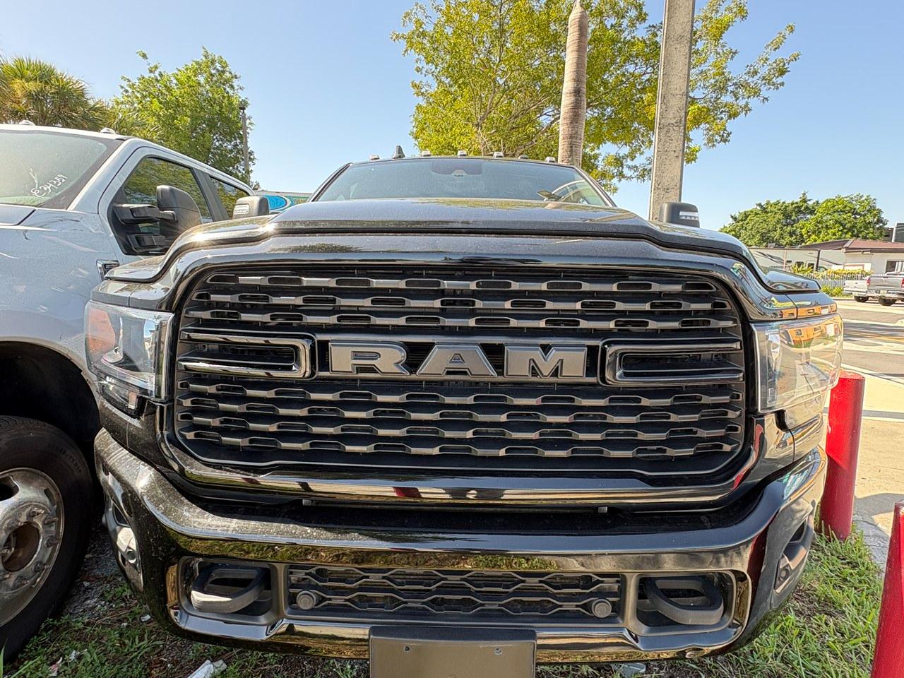RAM 3500 Big Horn Crew Cab LWB 4WD DRW 2024