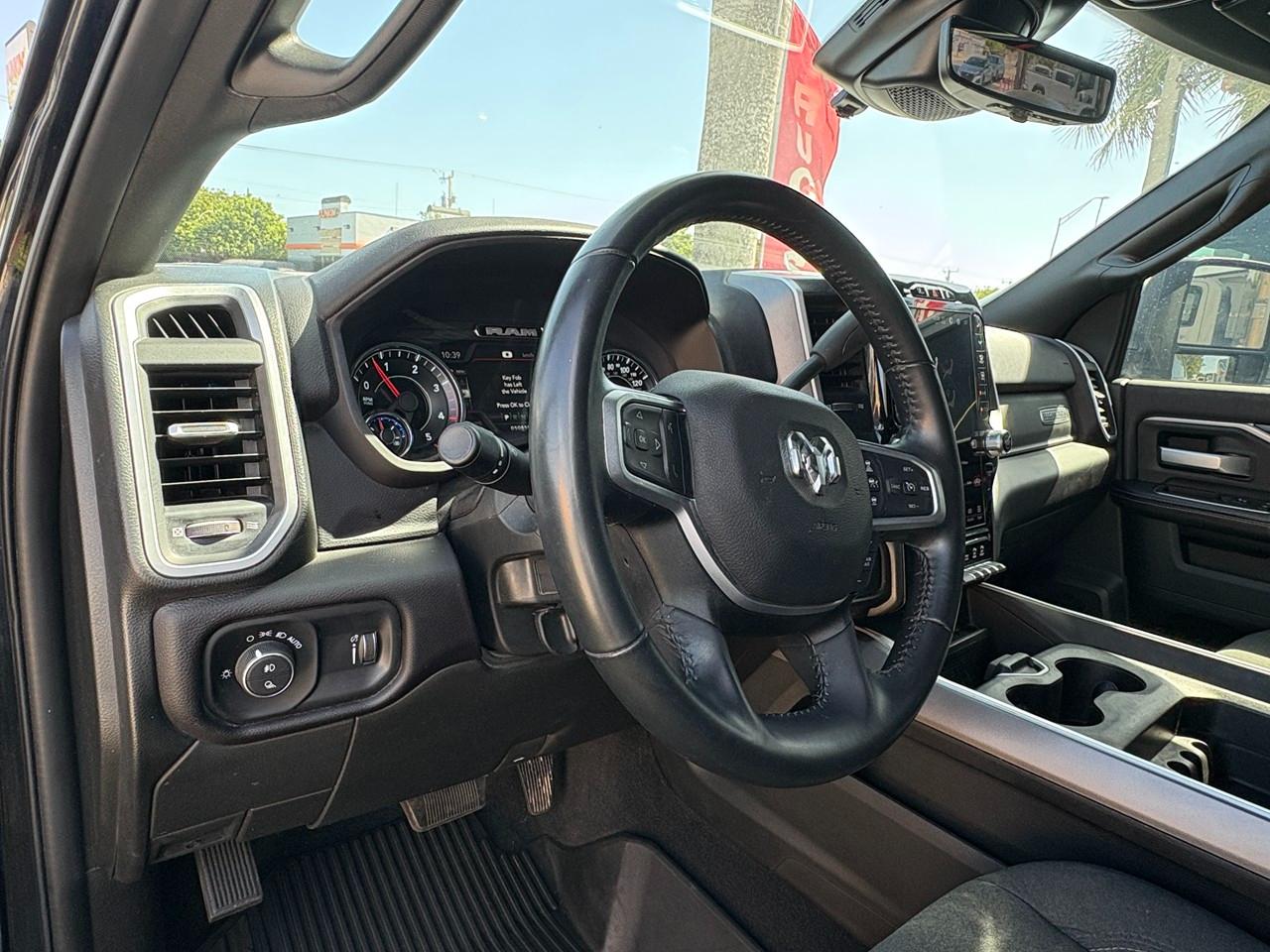 RAM 3500 Big Horn Crew Cab LWB 4WD DRW 2024