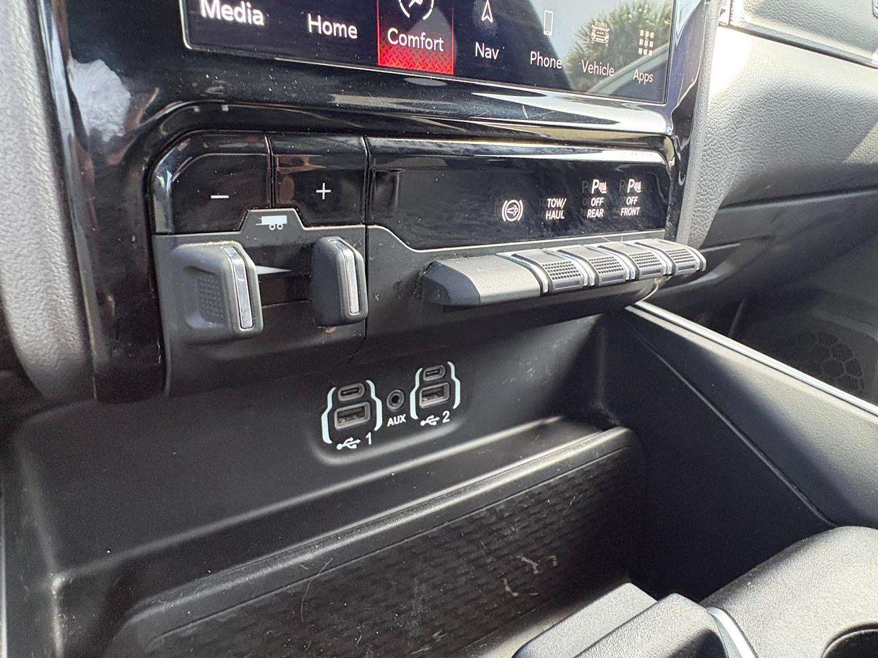 RAM 3500 Big Horn Crew Cab LWB 4WD DRW 2024