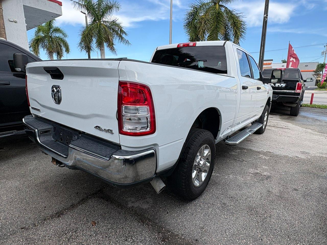 RAM 2500 Tradesman Crew Cab SWB 4WD 2024