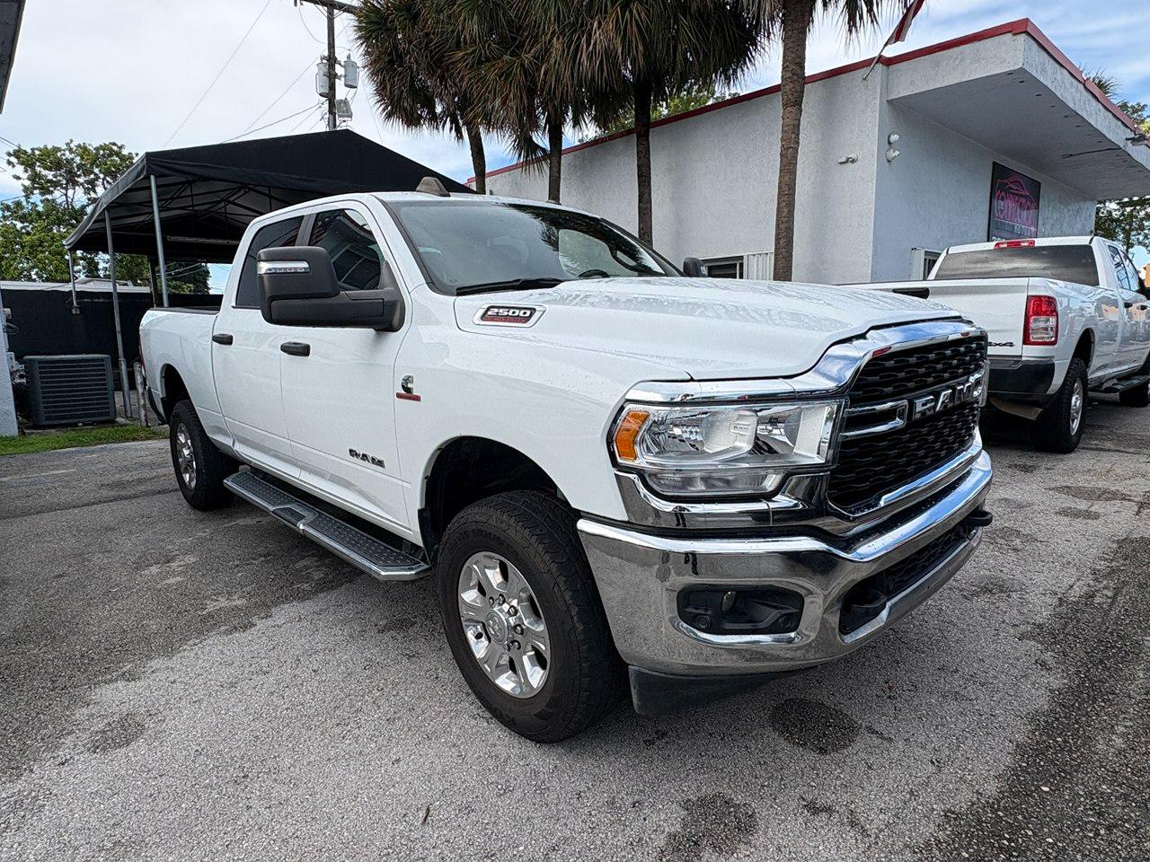 RAM 2500 Tradesman Crew Cab SWB 4WD 2024