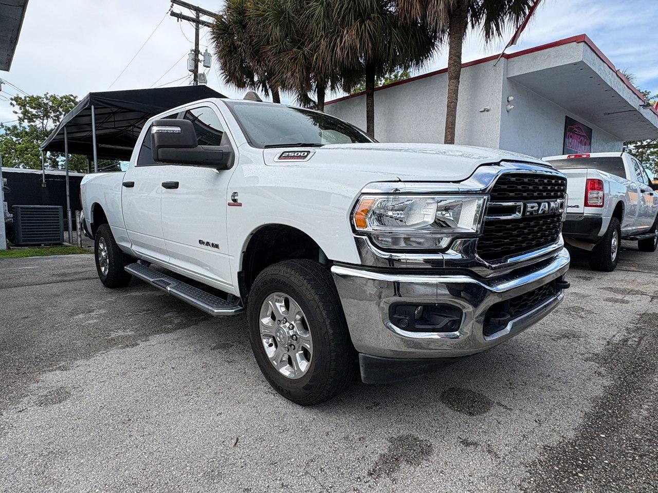 RAM 2500 Tradesman Crew Cab SWB 4WD 2024
