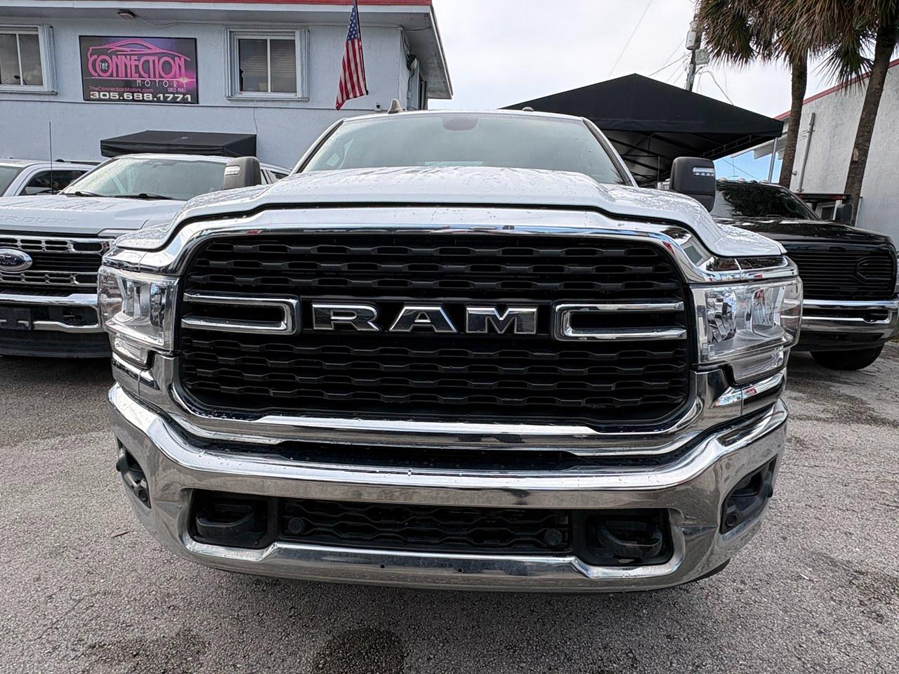 RAM 2500 Tradesman Crew Cab SWB 4WD 2024