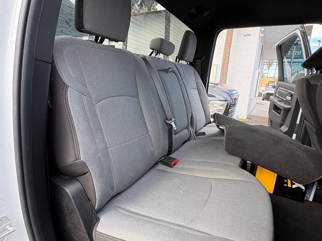 RAM 2500 Tradesman Crew Cab SWB 4WD 2024
