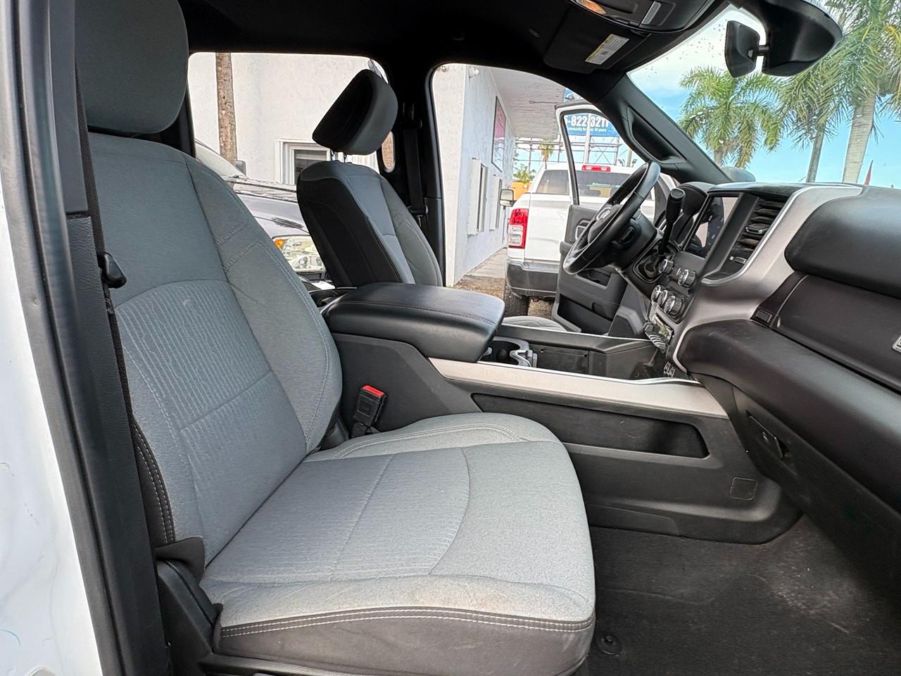 RAM 2500 Tradesman Crew Cab SWB 4WD 2024