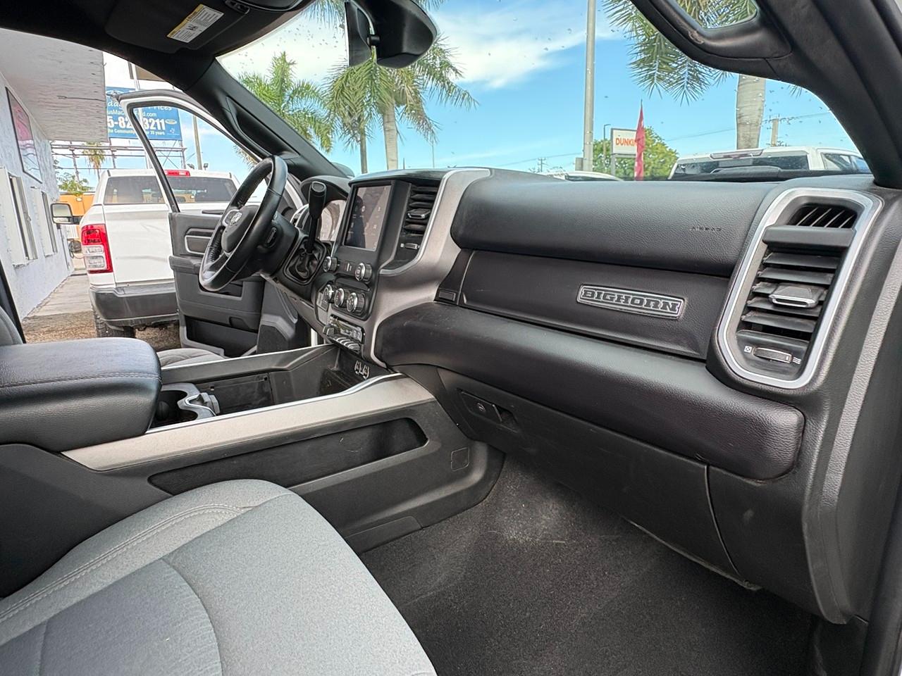 RAM 2500 Tradesman Crew Cab SWB 4WD 2024