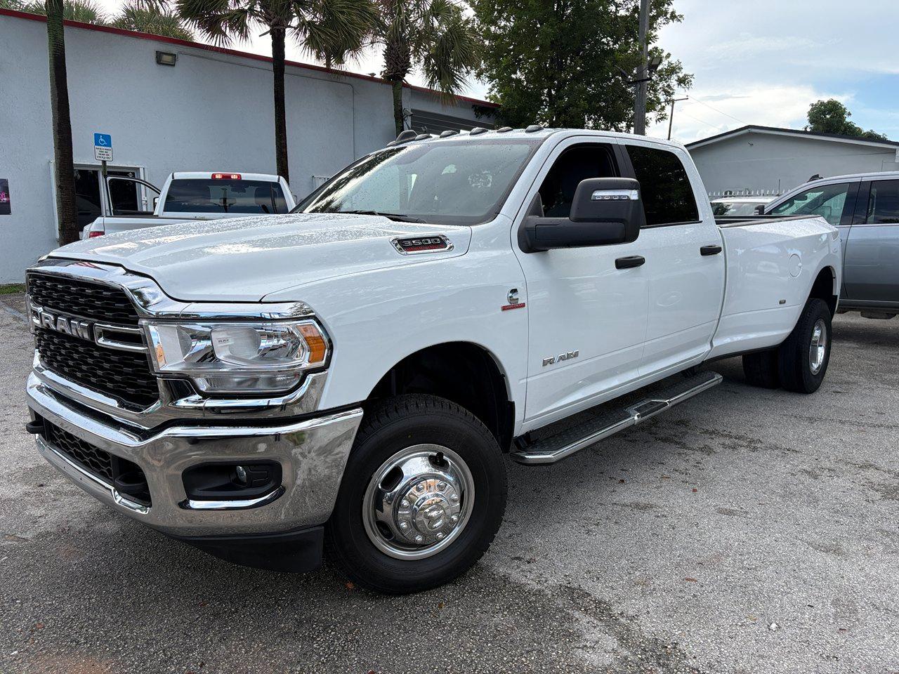 RAM 3500 Big Horn Crew Cab LWB 4WD DRW 2024