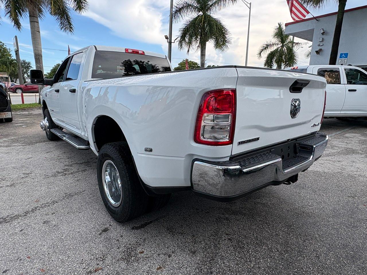 RAM 3500 Big Horn Crew Cab LWB 4WD DRW 2024