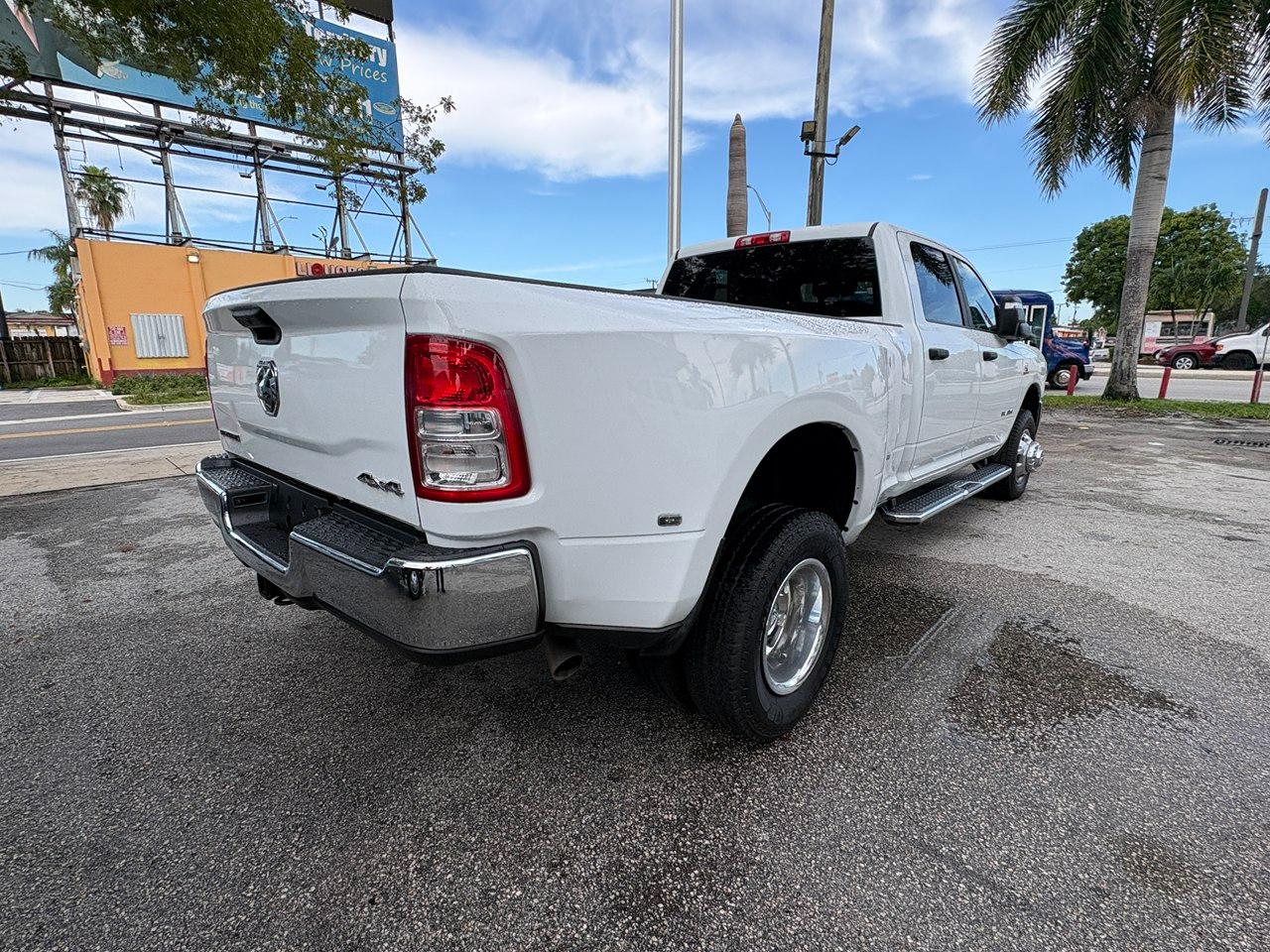 RAM 3500 Big Horn Crew Cab LWB 4WD DRW 2024