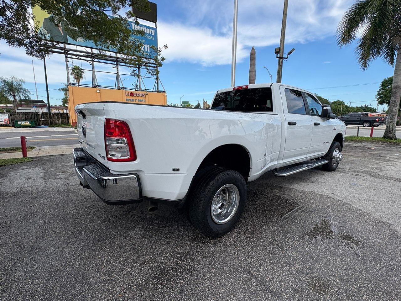 RAM 3500 Big Horn Crew Cab LWB 4WD DRW 2024