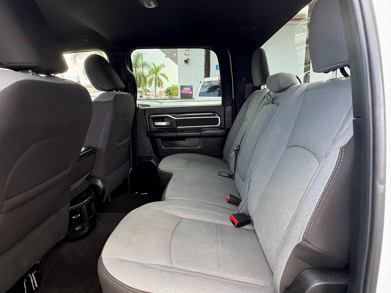 RAM 3500 Big Horn Crew Cab LWB 4WD DRW 2024