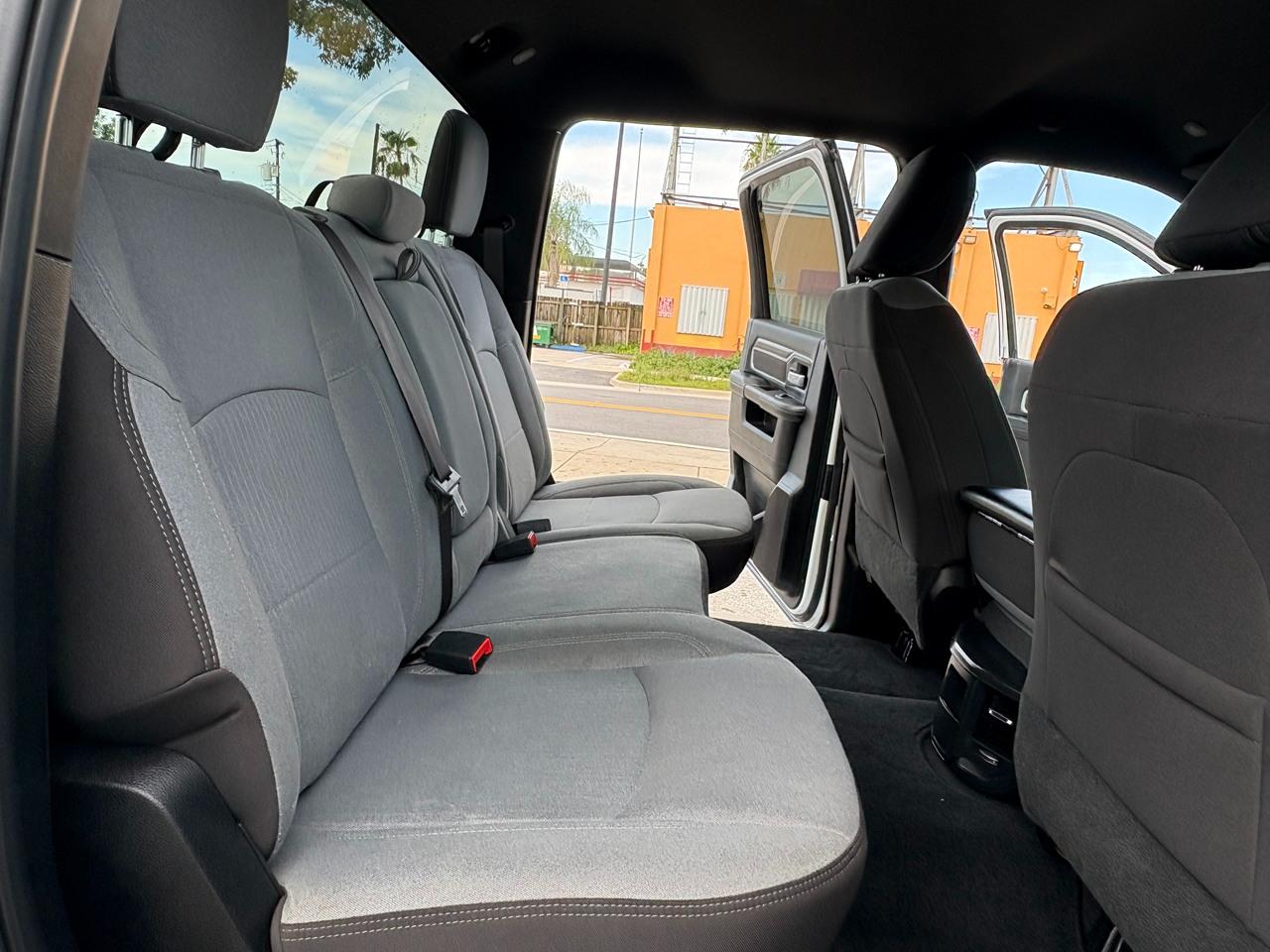 RAM 3500 Big Horn Crew Cab LWB 4WD DRW 2024