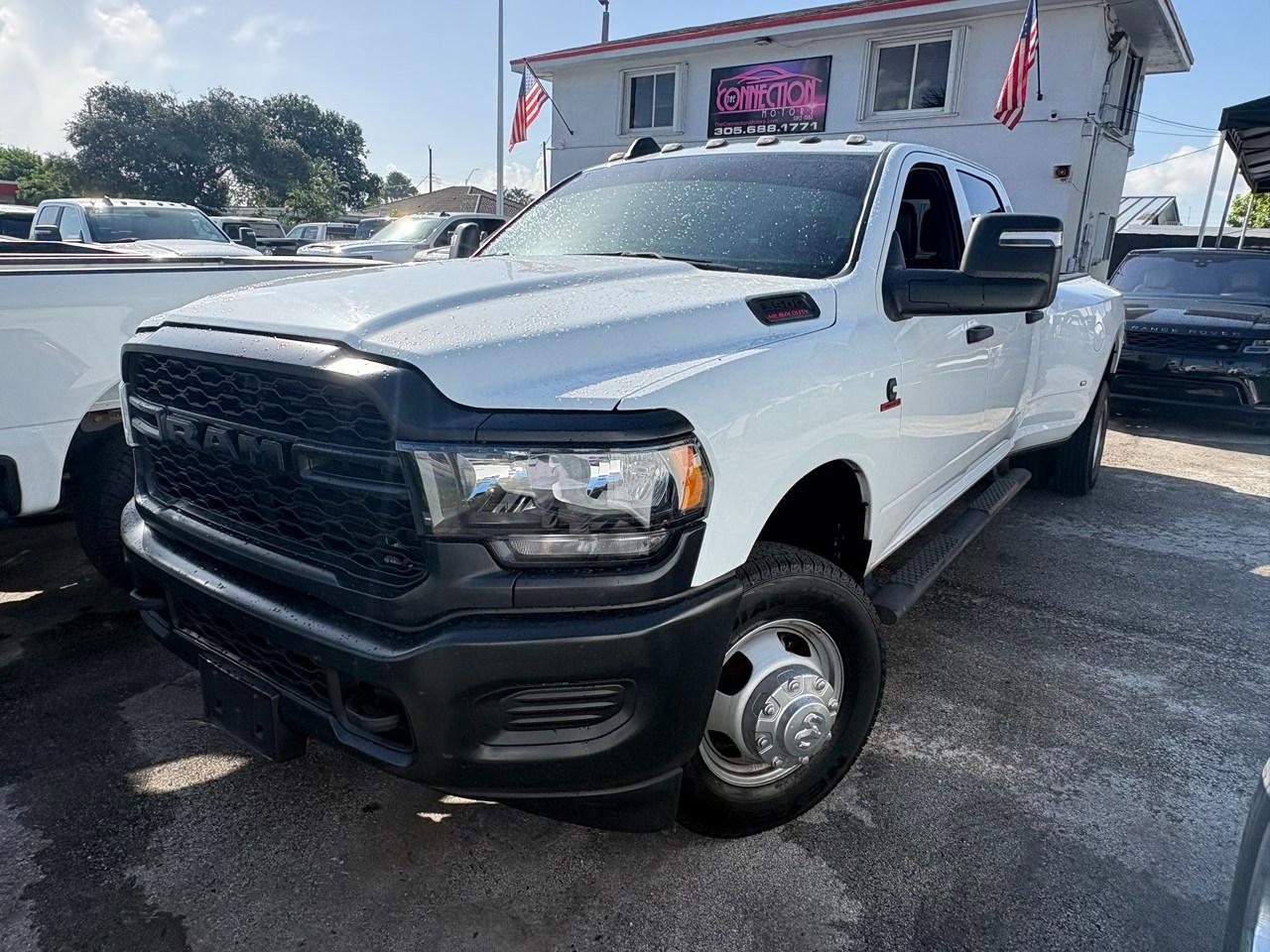 RAM 3500 Tradesman Crew Cab 4WD DRW 2024