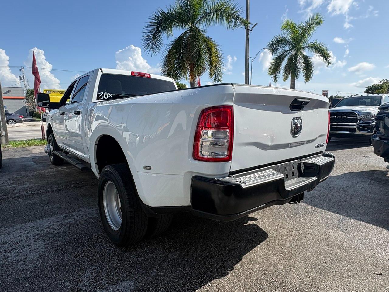 RAM 3500 Tradesman Crew Cab 4WD DRW 2024