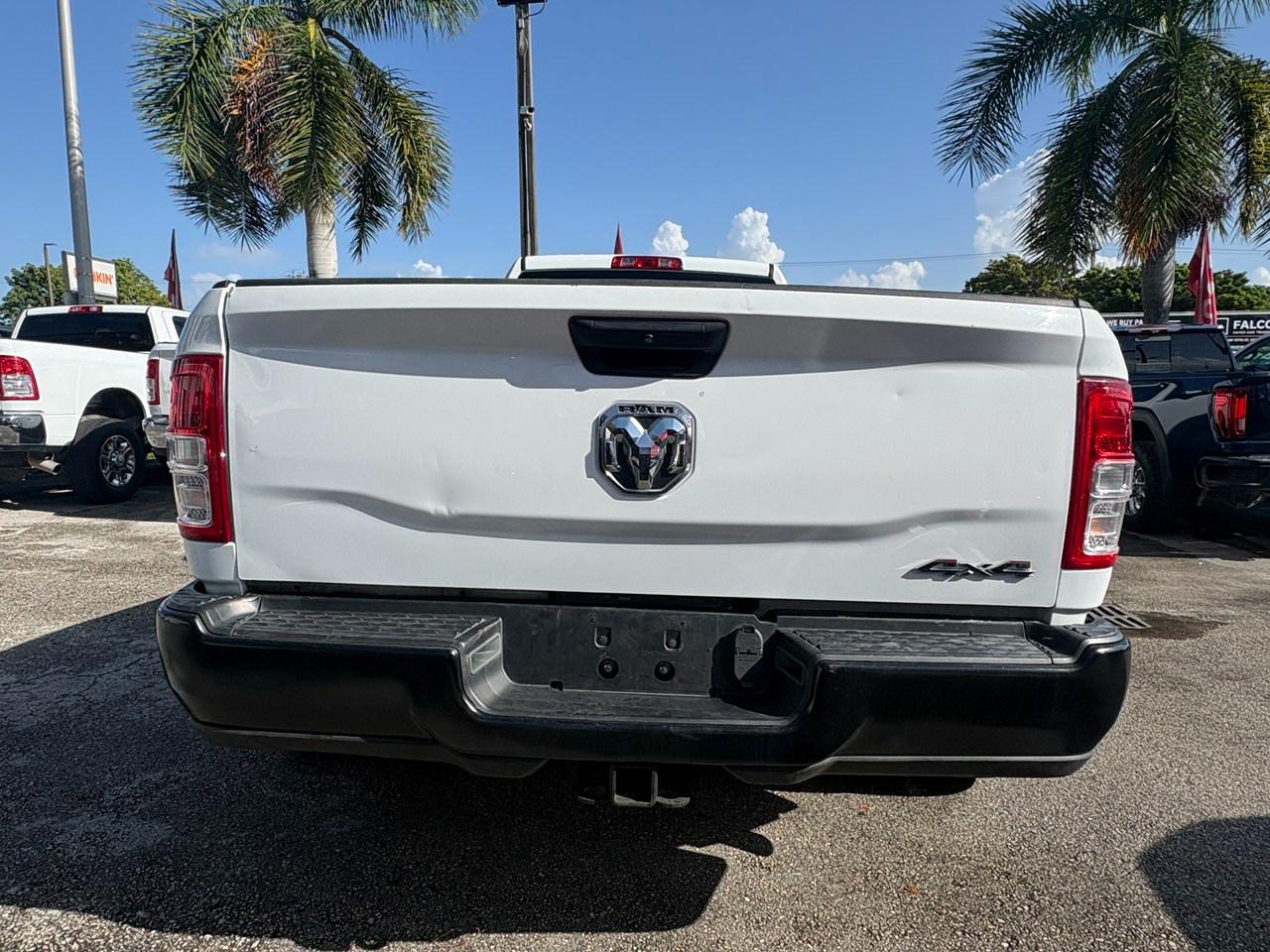 RAM 3500 Tradesman Crew Cab 4WD DRW 2024